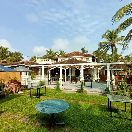 Hotel Golden Eye